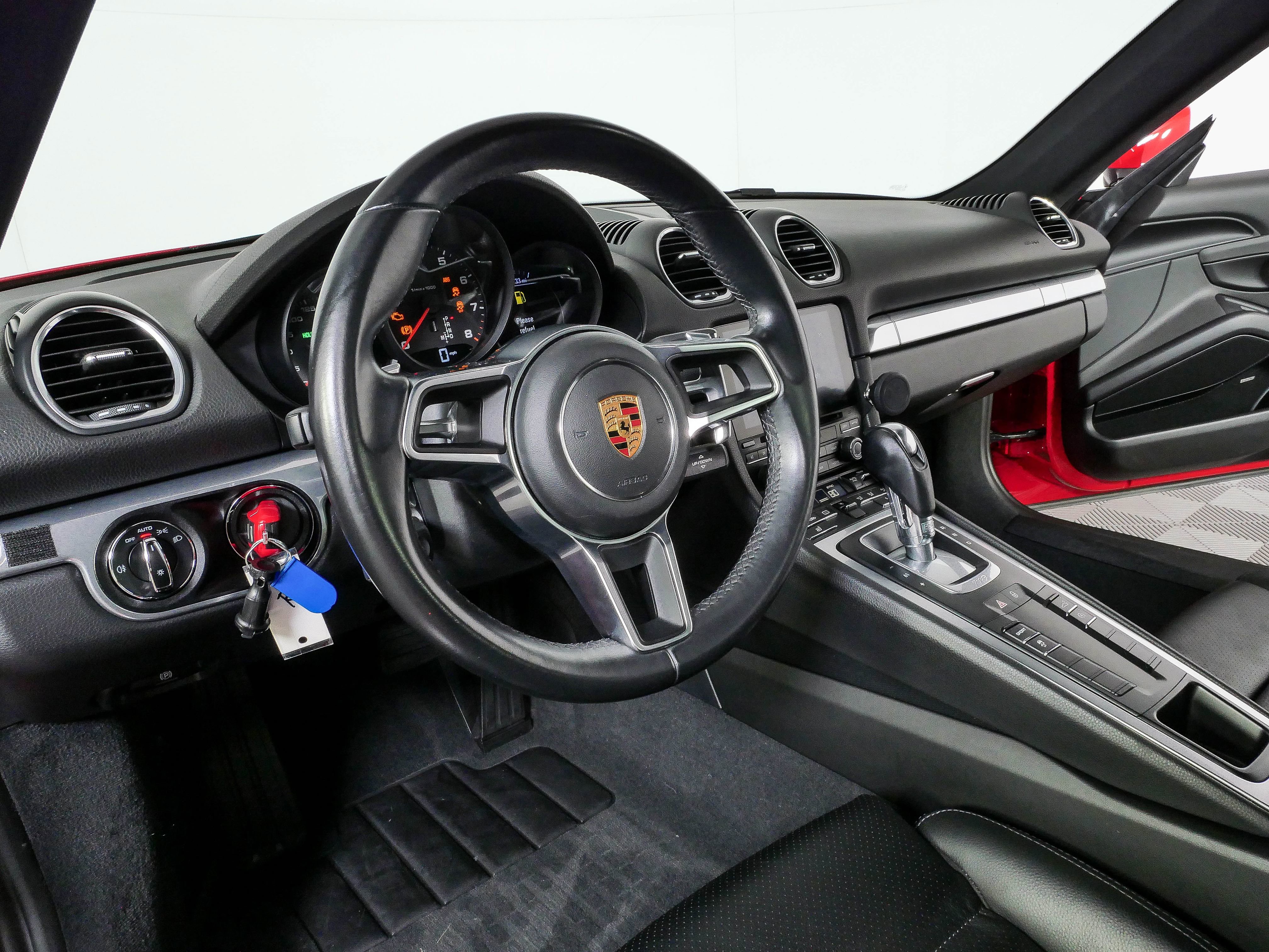 Certified 2018 Porsche 718 Cayman RWD image 4