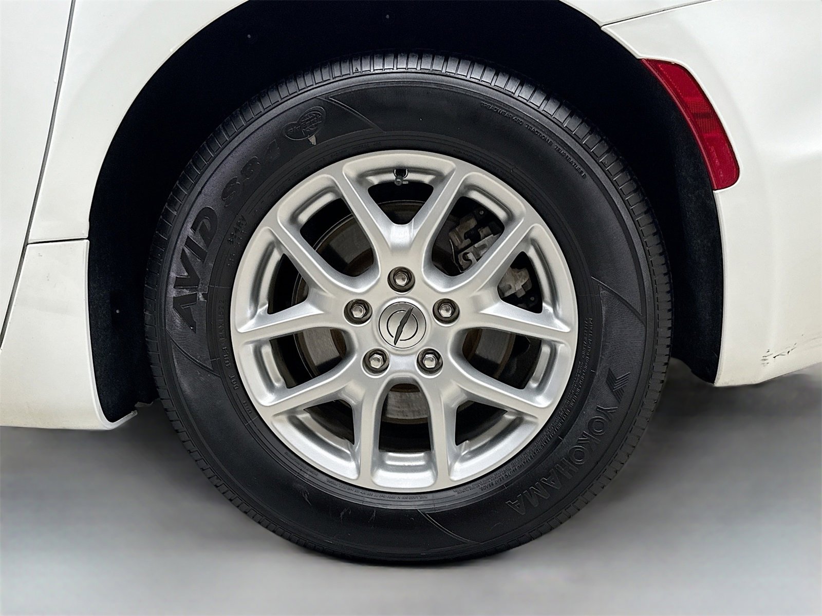 Used 2022 Chrysler Pacifica Touring-L image 30