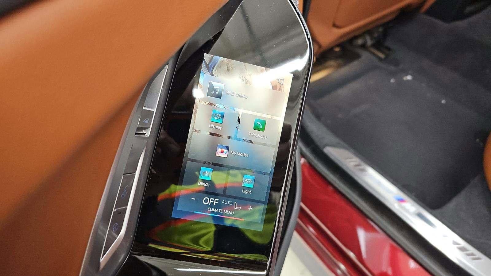 Used 2025 BMW 740i image 12