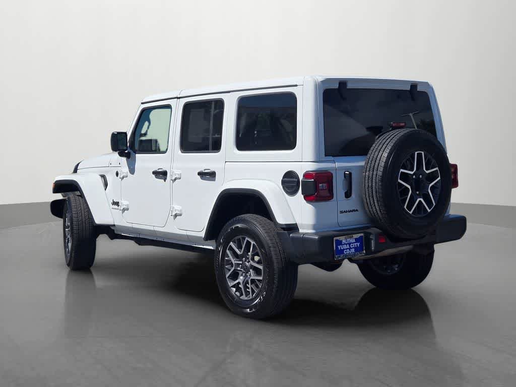 Used 2025 Jeep Wrangler Sahara AWD/4WD image 4