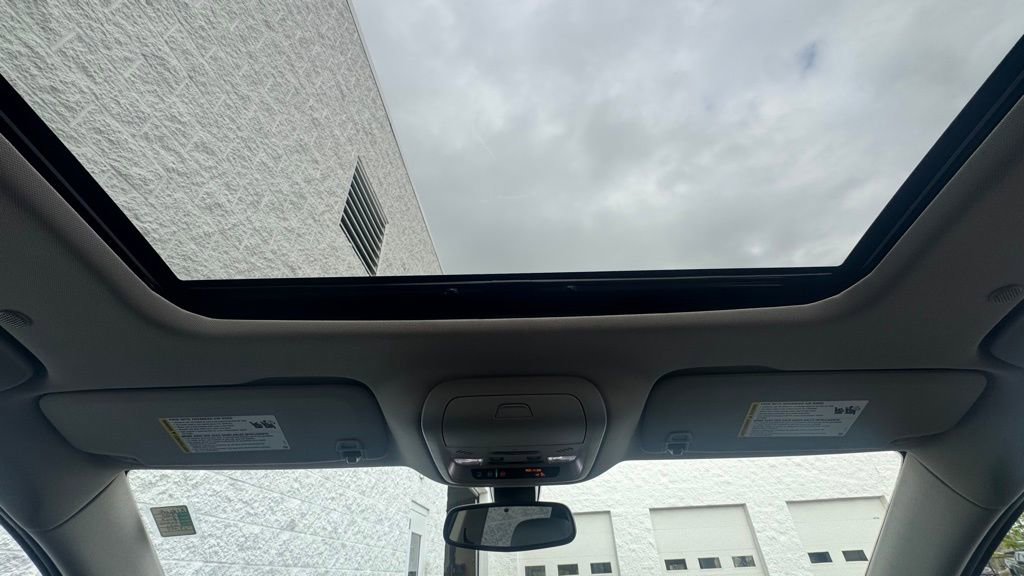 Used 2020 Buick Enclave Essence w/ Sound and Sites Package image 13