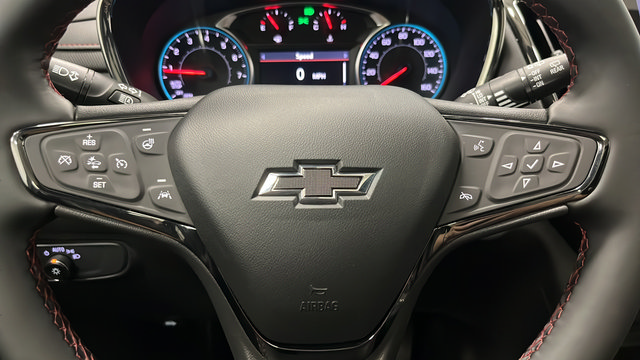 Used 2023 Chevrolet Equinox RS w/ RS Leather Package AWD/4WD image 16