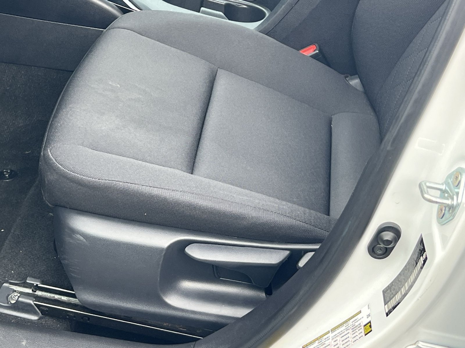 Used 2025 Toyota Corolla LE FWD image 12