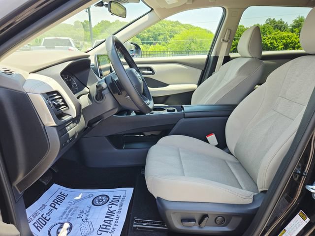 Used 2025 Nissan Rogue SV AWD/4WD image 15