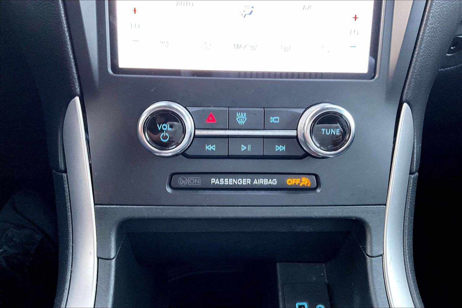 Certified 2024 Ford Edge SEL w/ Convenience Package AWD/4WD image 32