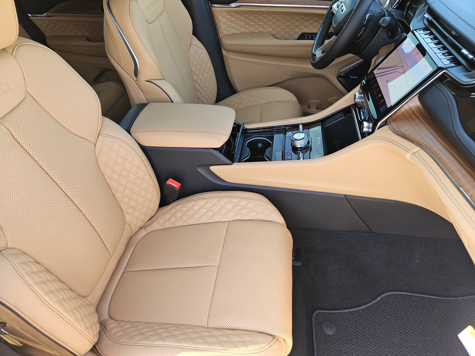 New 2025 Jeep Grand Cherokee Summit image 15