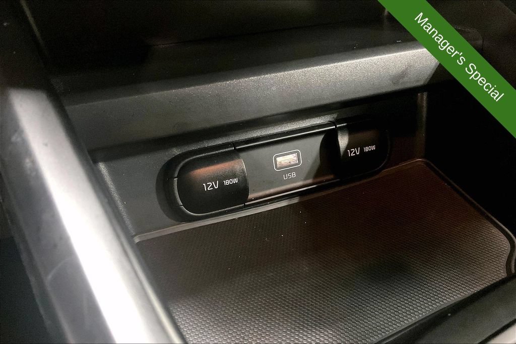Used 2025 Kia Soul LX w/ LX Technology Package FWD image 28