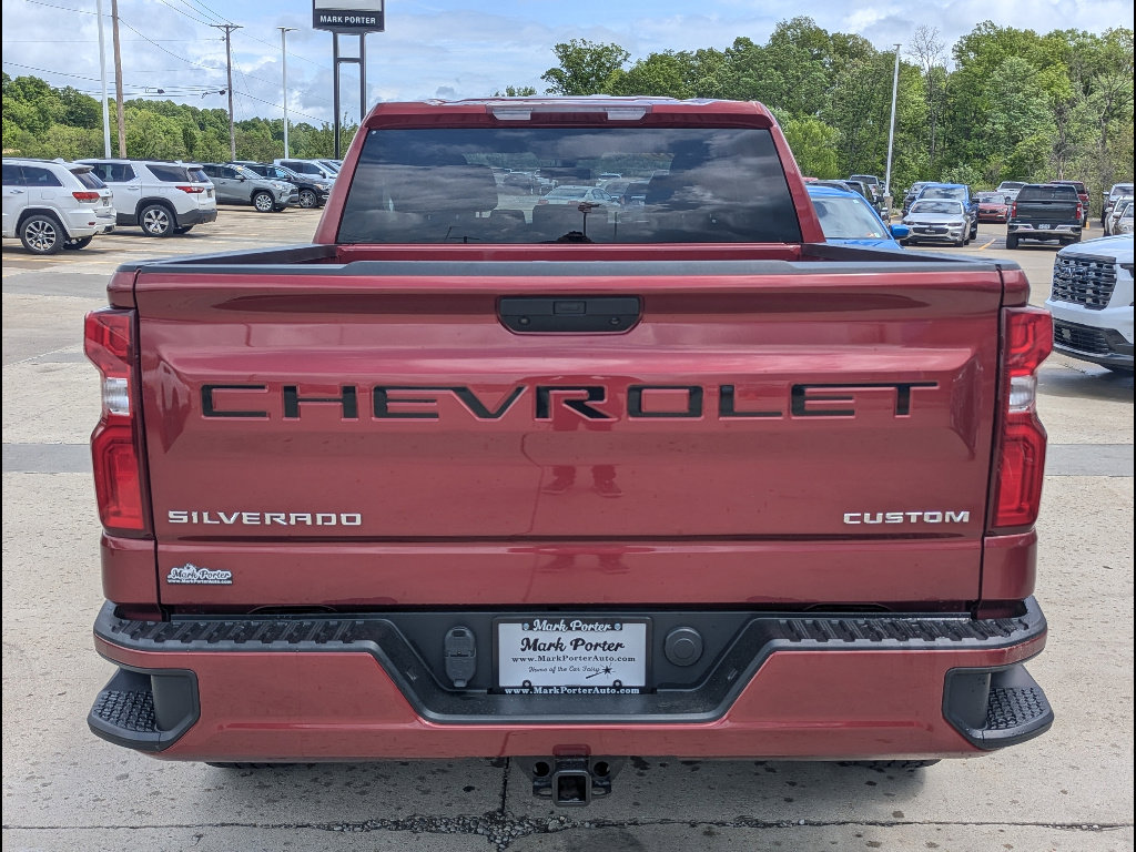 Used 2019 Chevrolet Silverado 1500 Custom w/ Custom Value Package AWD/4WD image 10