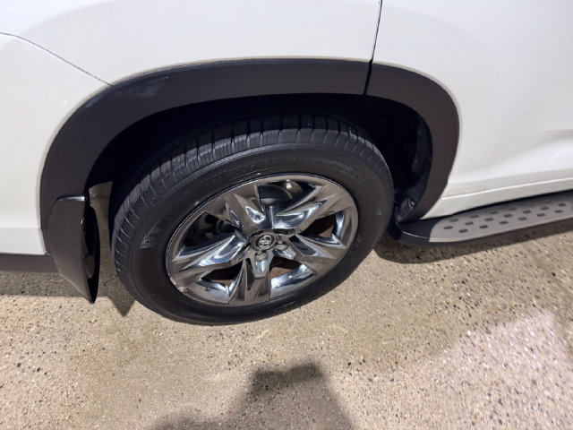 Used 2018 Toyota Highlander Limited Platinum AWD/4WD image 31