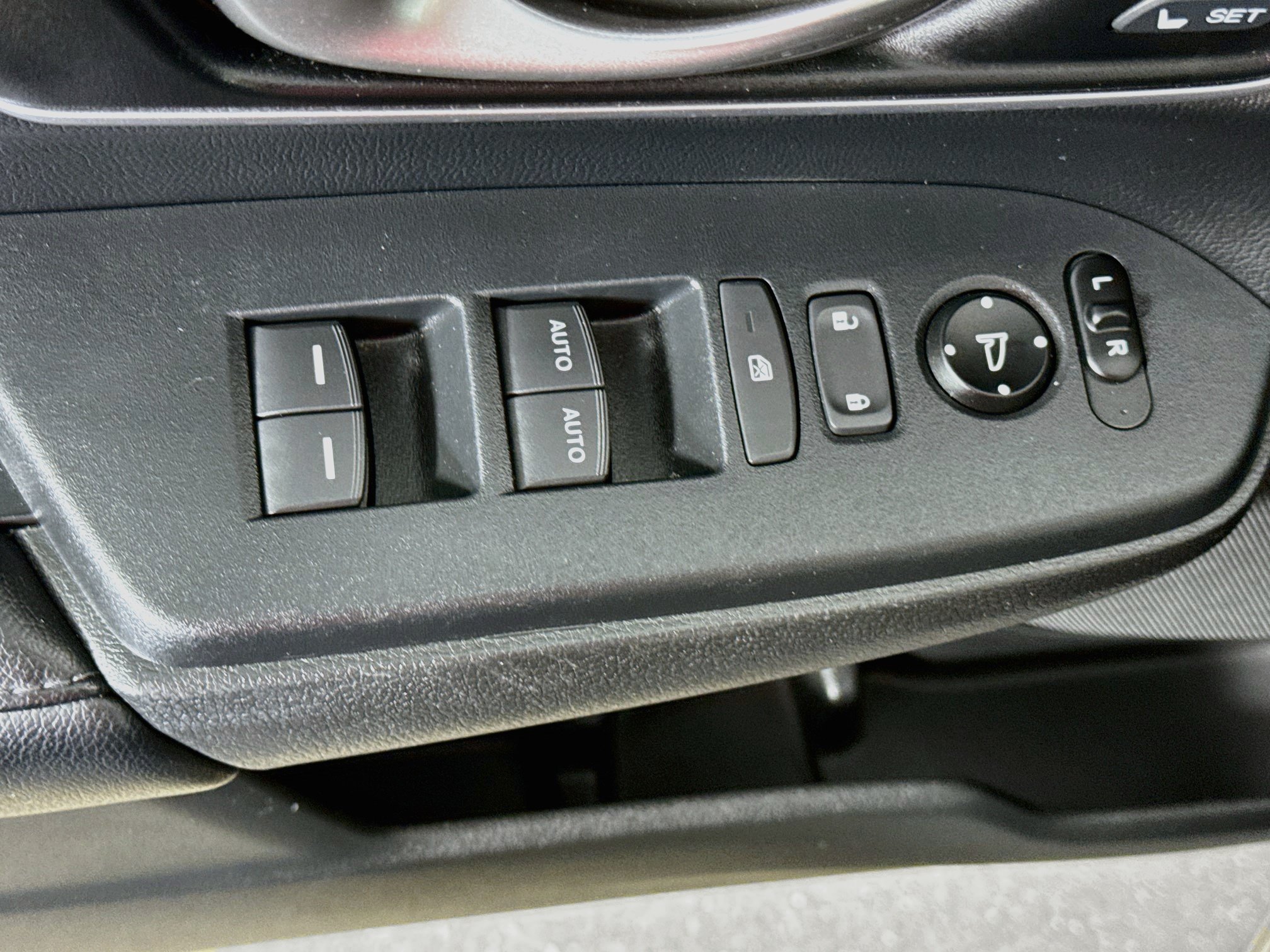 Used 2019 Honda CR-V EX-L image 17