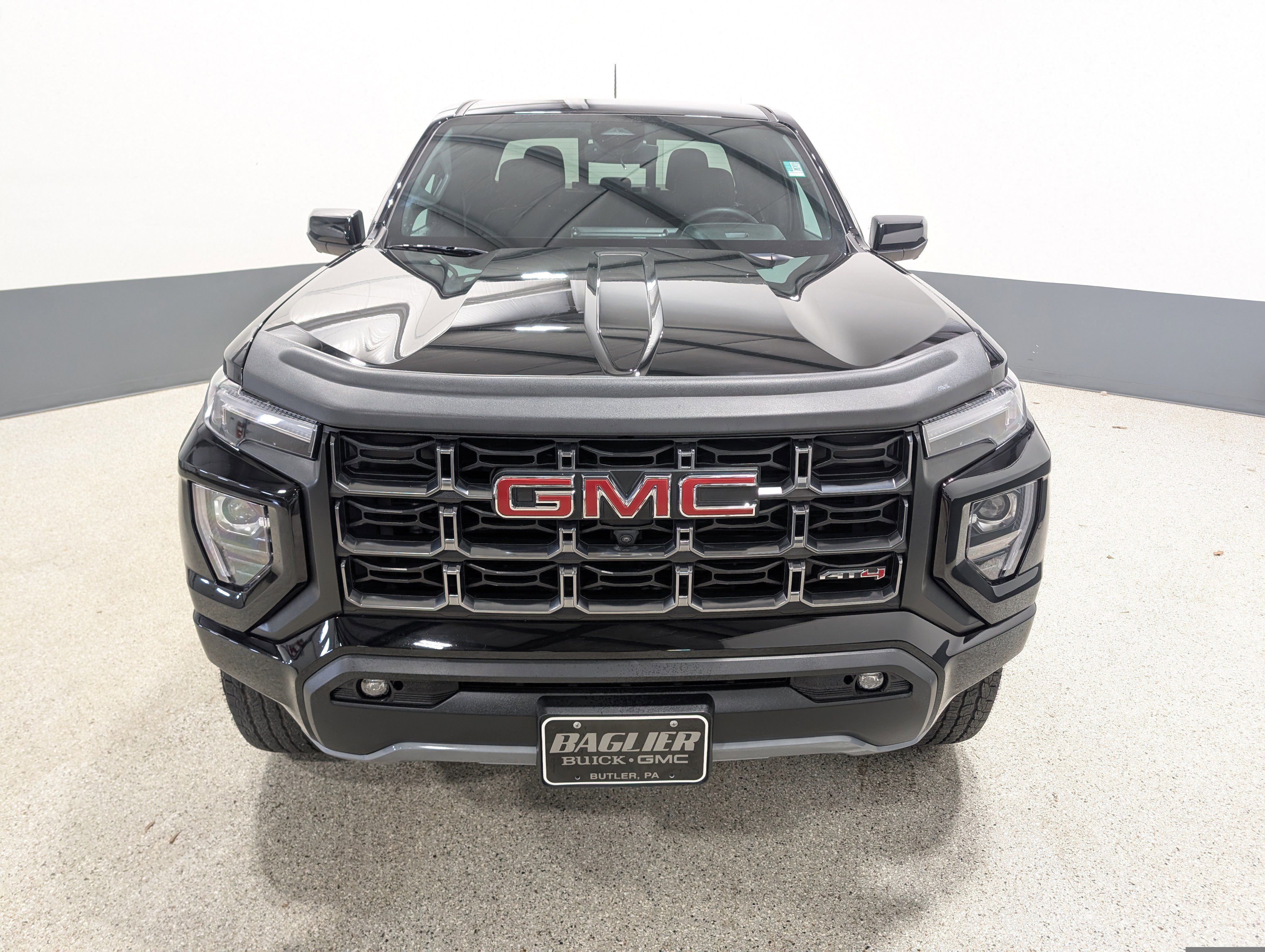 Used 2024 GMC Canyon AT4 w/ Technology Package AWD/4WD image 8