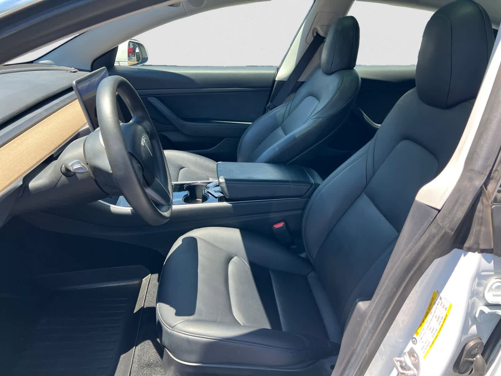 Used 2020 Tesla Model 3 Standard Range Plus RWD image 16
