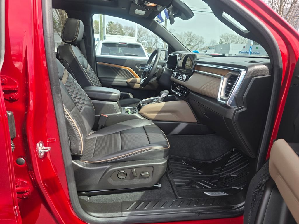 Used 2023 GMC Canyon Denali image 12