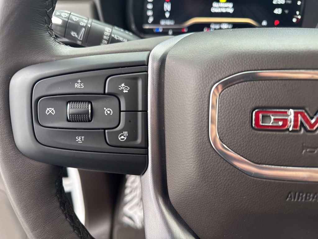 Used 2022 GMC Yukon XL SLT w/ SLT Luxury Package RWD image 17