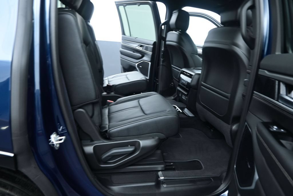 New 2026 Jeep Grand Wagoneer Limited AWD/4WD image 17
