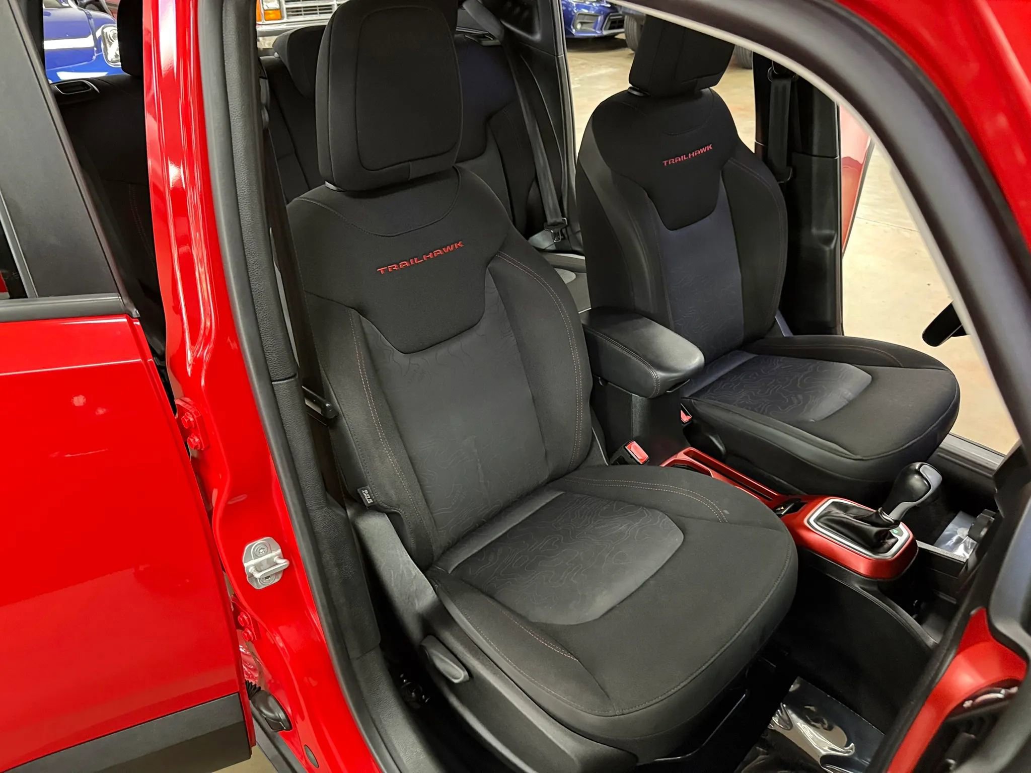 Used 2018 Jeep Renegade Trailhawk w/ UConnect 8.4 Nav Group image 16