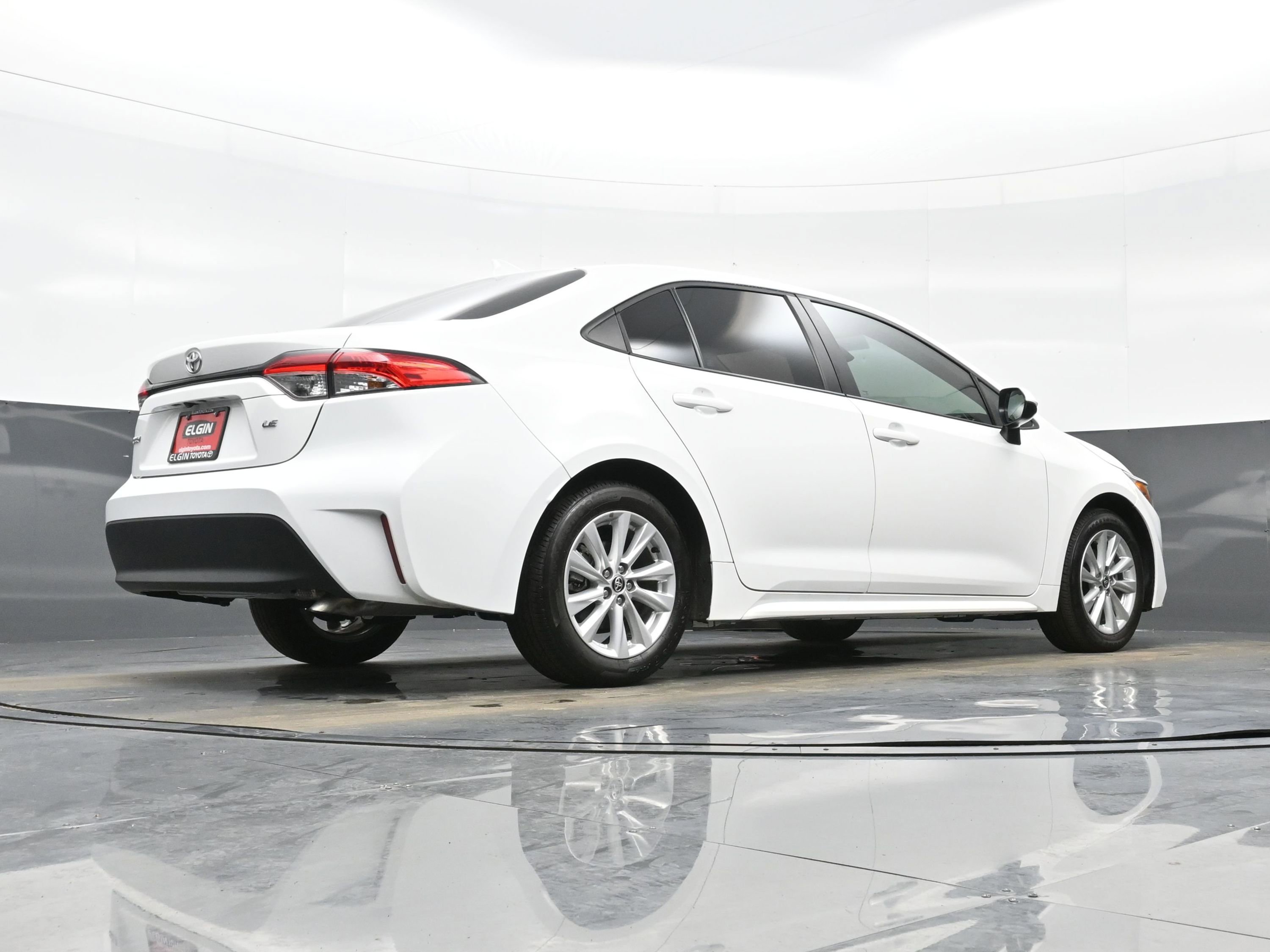 Used 2025 Toyota Corolla LE w/ LE Premium Package image 31