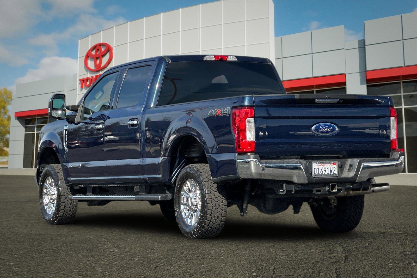 Used 2019 Ford F250 XLT w/ XLT Premium Package AWD/4WD image 5