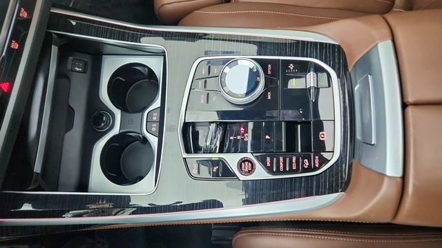 Used 2025 BMW X7 M60i image 59