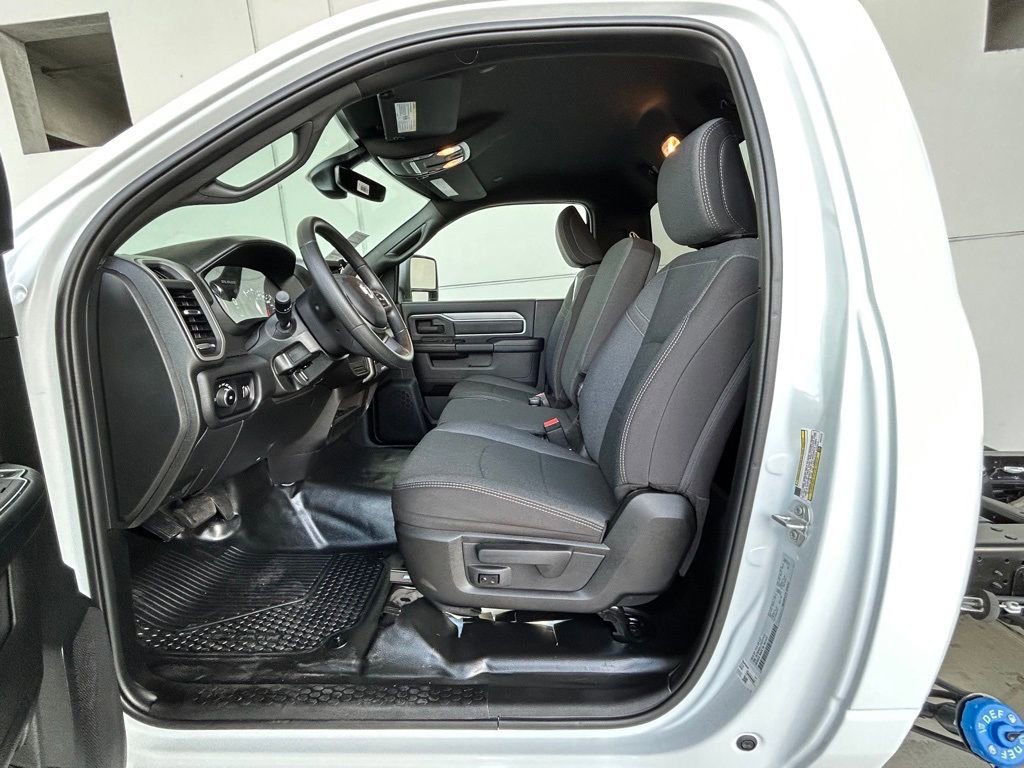 Used 2024 RAM 3500 Tradesman image 9