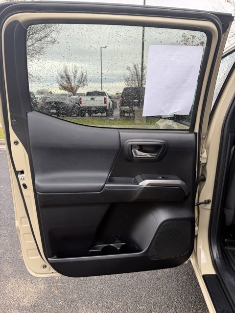 Certified 2018 Toyota Tacoma TRD Off-Road image 34