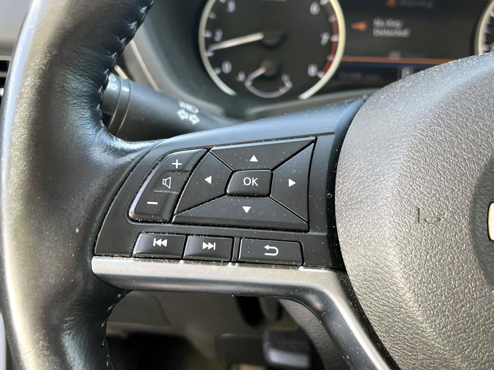 Used 2025 Nissan Sentra SV w/ All-Weather Package FWD image 18