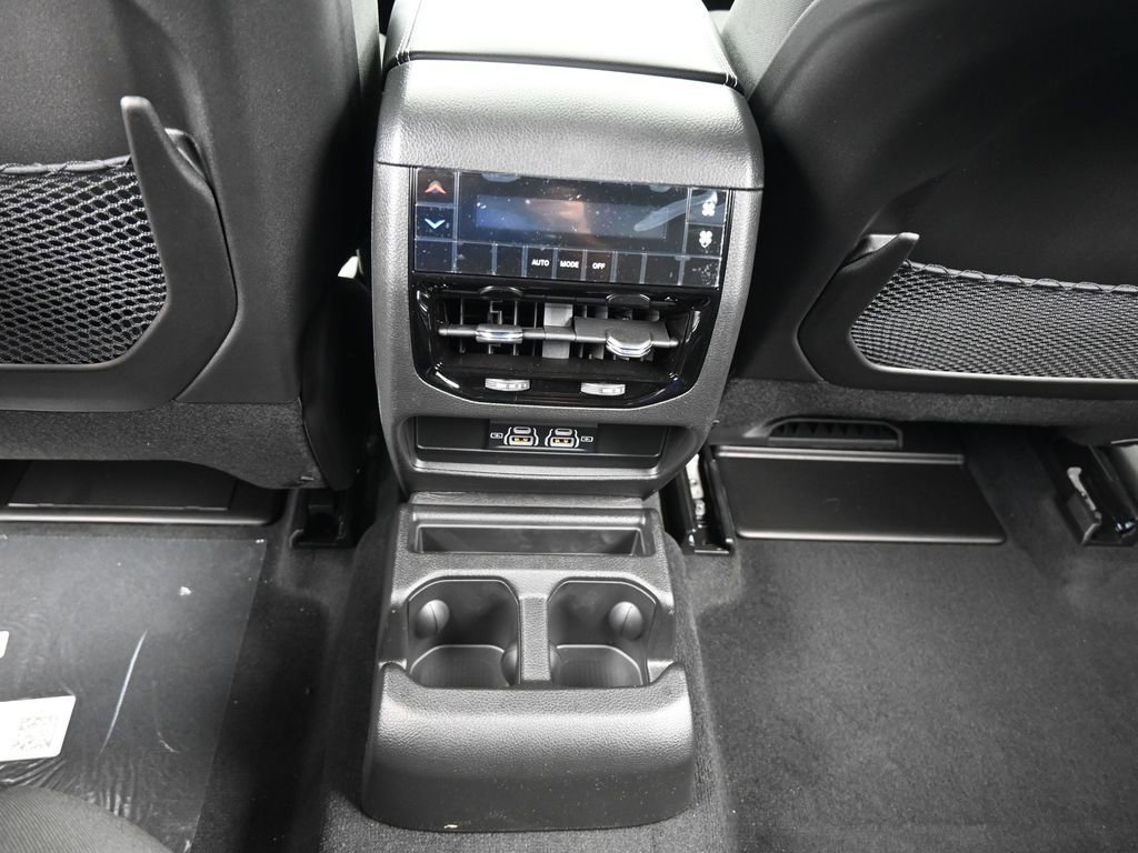 Used 2025 Jeep Grand Cherokee L Laredo image 25