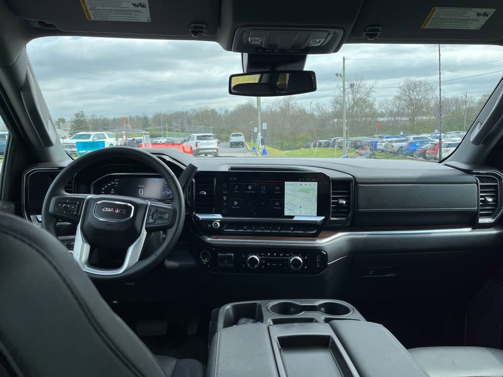 Used 2025 GMC Sierra 2500 SLT AWD/4WD image 5