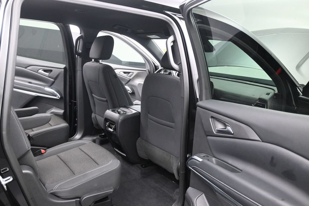 Used 2026 Chevrolet Traverse LT FWD image 19