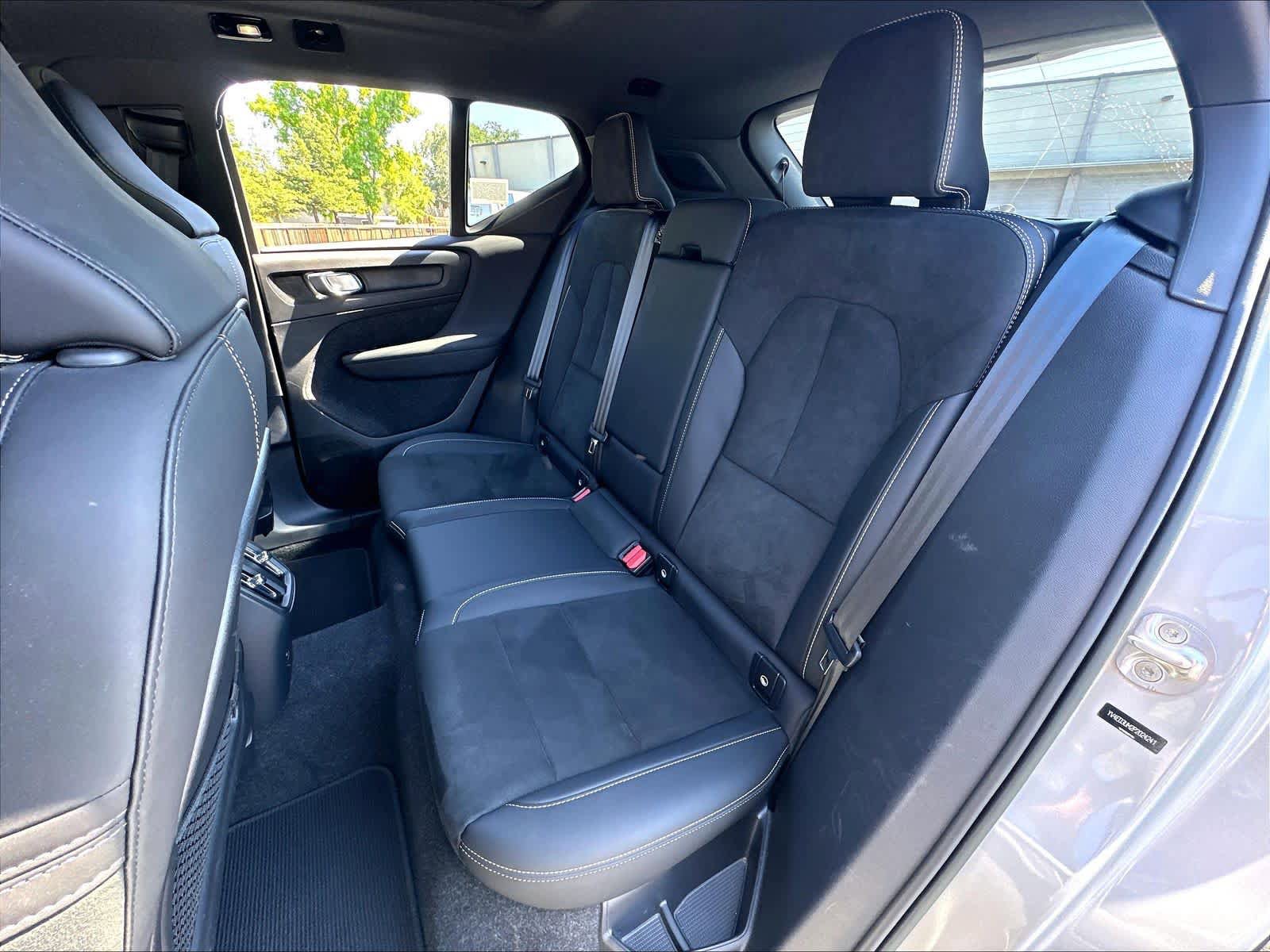 Used 2023 Volvo XC40 Recharge Ultimate AWD/4WD image 29