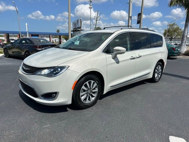 Used 2020 Chrysler Pacifica Touring-L Plus image 3