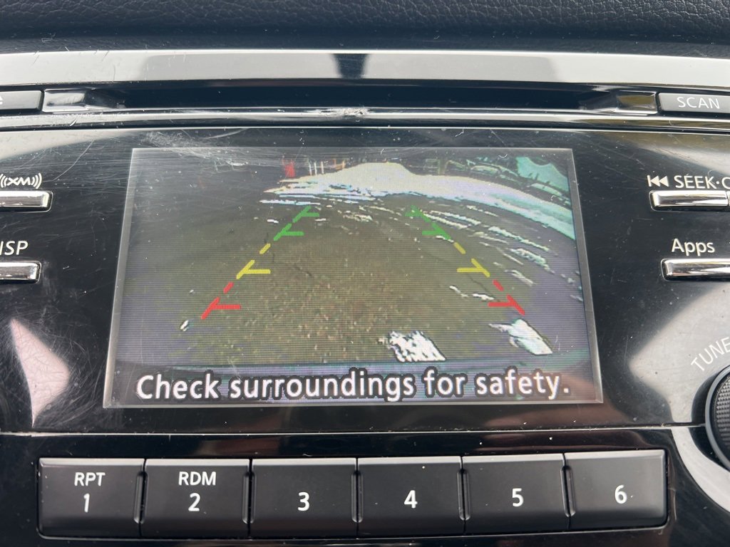 Used 2015 Nissan Rogue S image 17