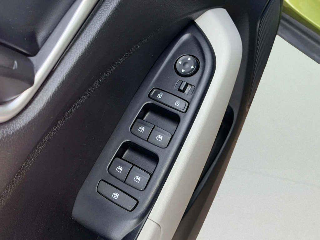 Used 2020 Hyundai Venue SEL FWD image 32