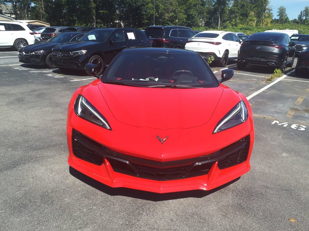 Used 2025 Chevrolet Corvette Z06 w/ Stealth Interior Trim Package RWD video 2