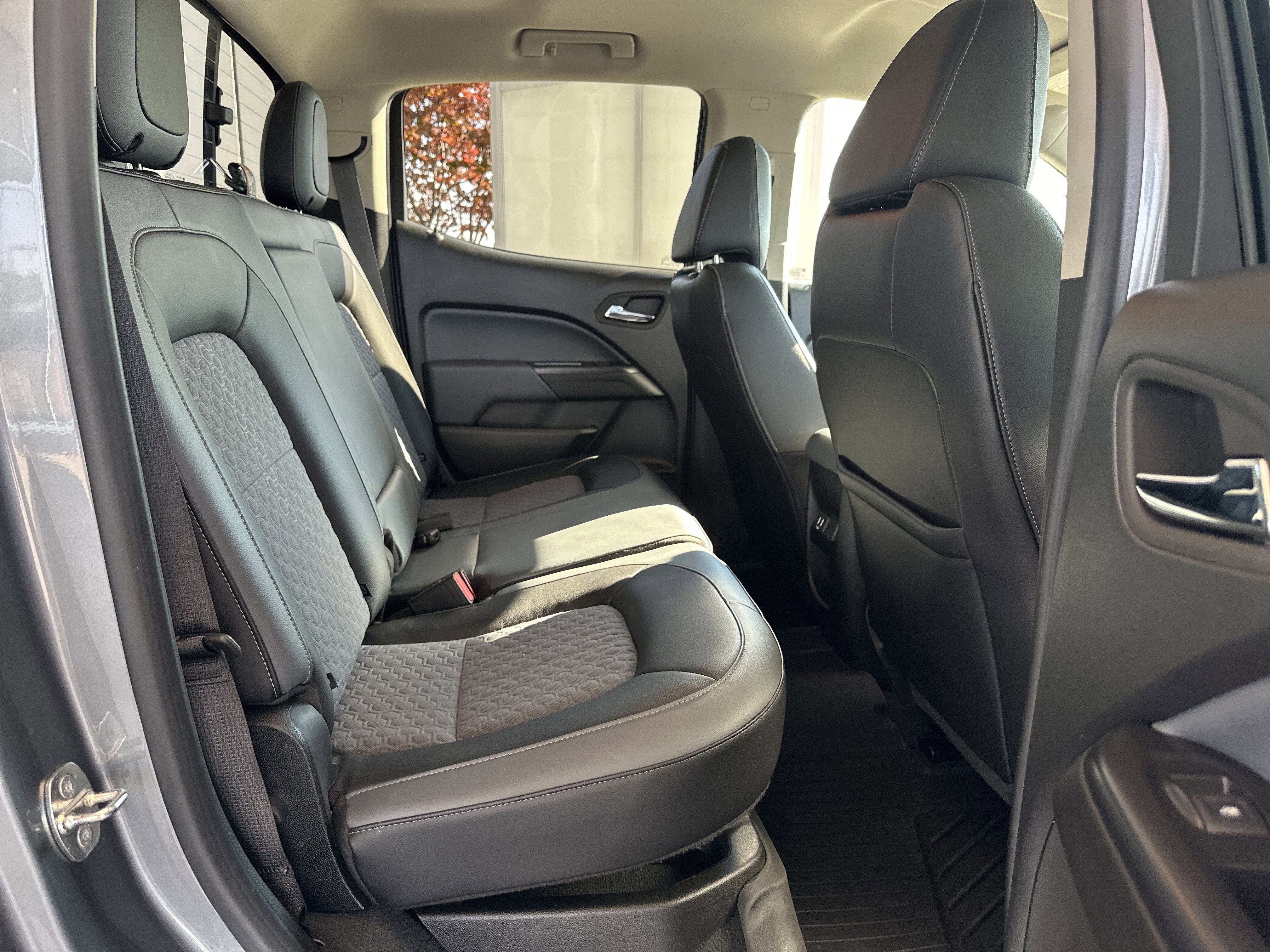 Used 2022 Chevrolet Colorado Z71 image 16