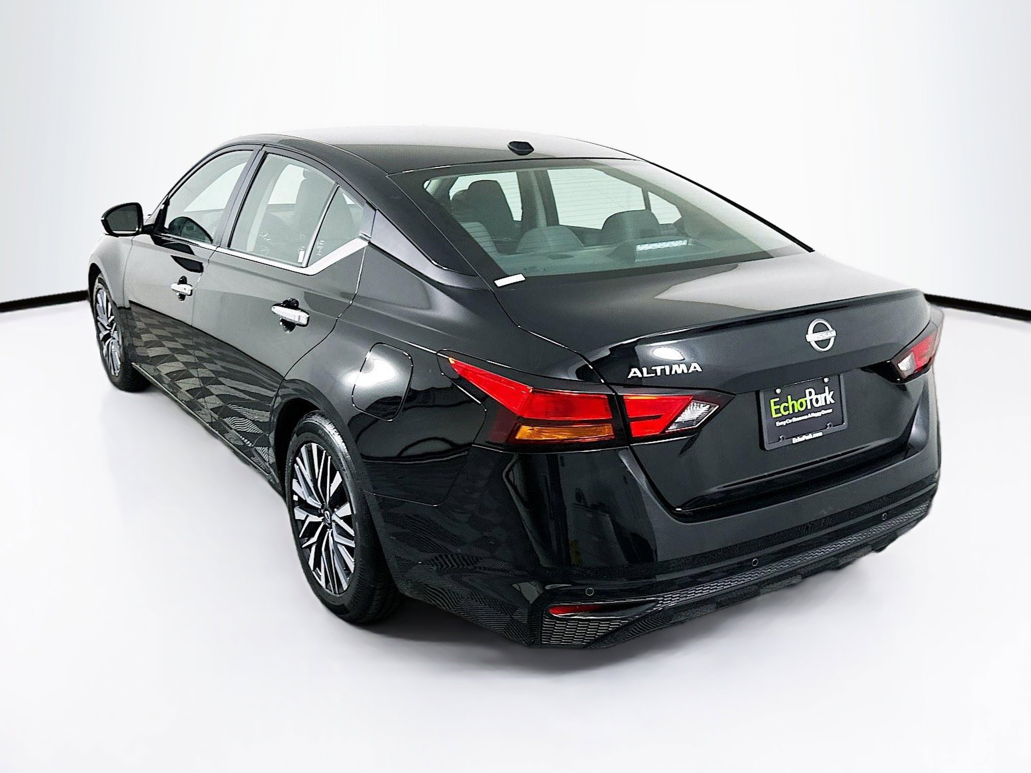 Used 2025 Nissan Altima 2.5 SV image 5