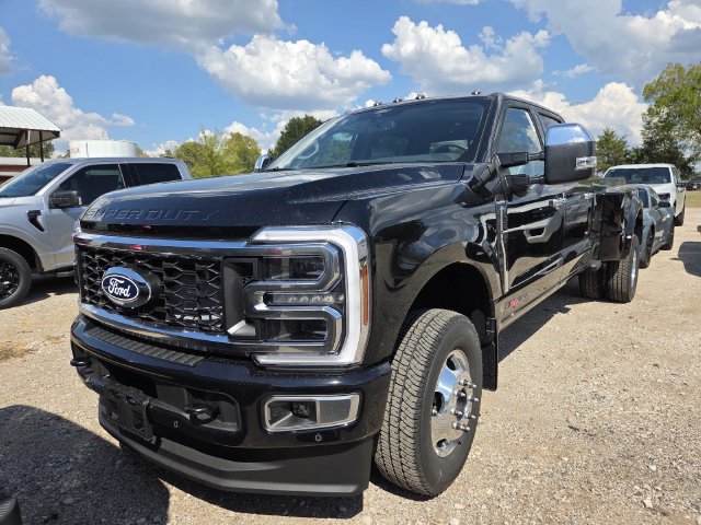 New 2027 Ford F350 Platinum w/ Platinum Plus Package AWD/4WD image 2
