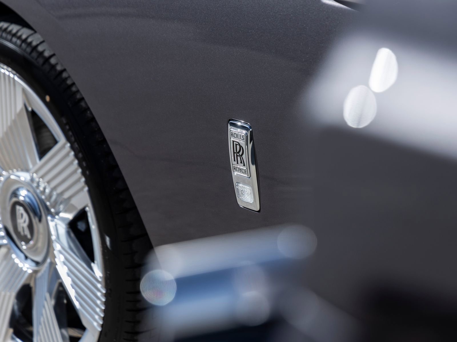 Certified 2025 Rolls-Royce Spectre image 18