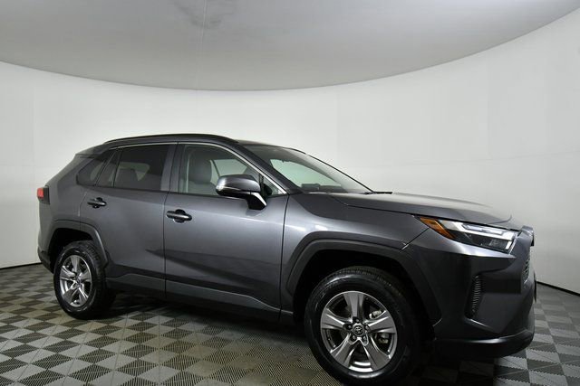 Used 2025 Toyota RAV4 XLE image 9