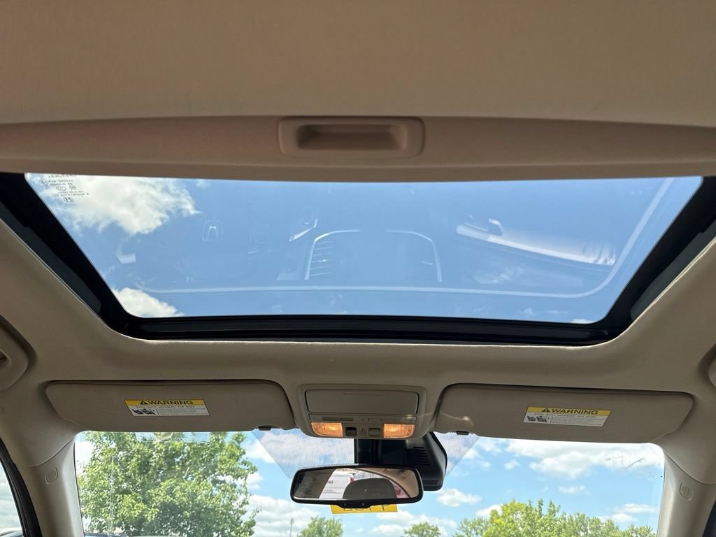 Used 2017 Honda Accord Touring image 5