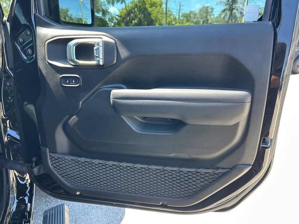 Certified 2025 Jeep Wrangler Sport AWD/4WD image 29