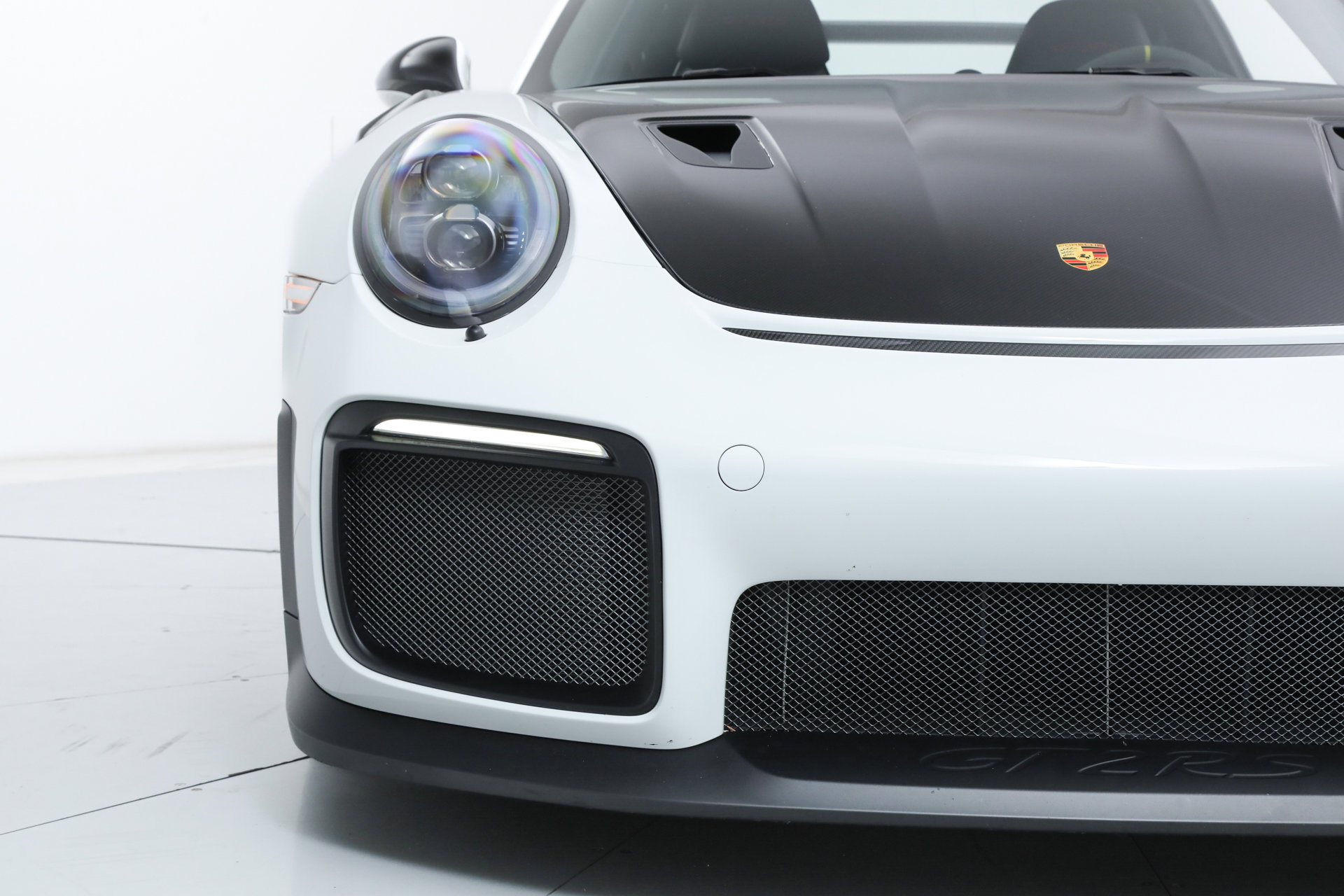 Used 2018 Porsche 911 GT2 RS image 15