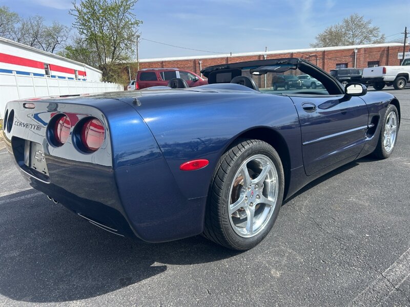 Used 2000 Chevrolet Corvette Convertible w/ Memory Pkg RWD image 3
