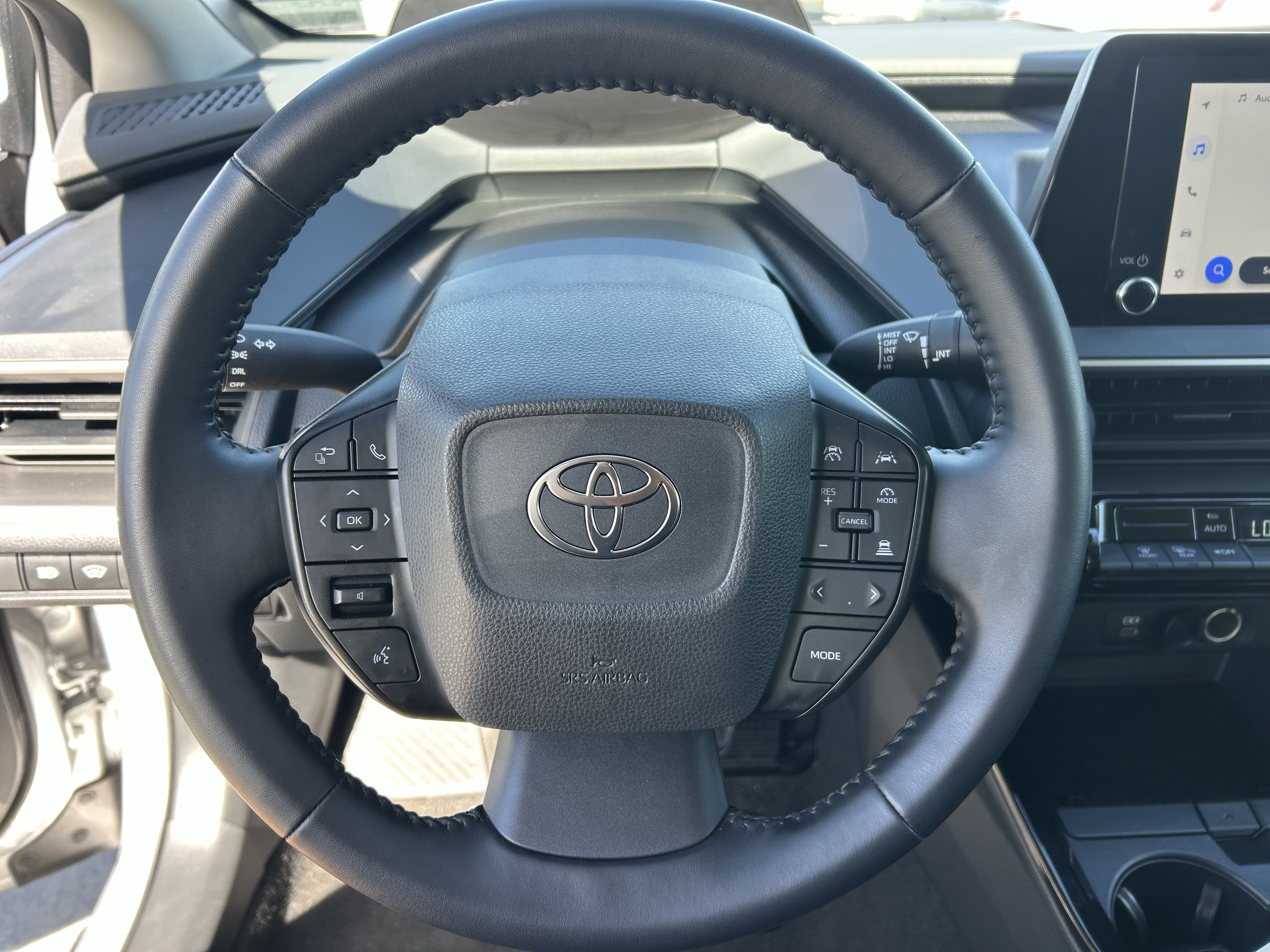 Certified 2025 Toyota Prius LE FWD image 24