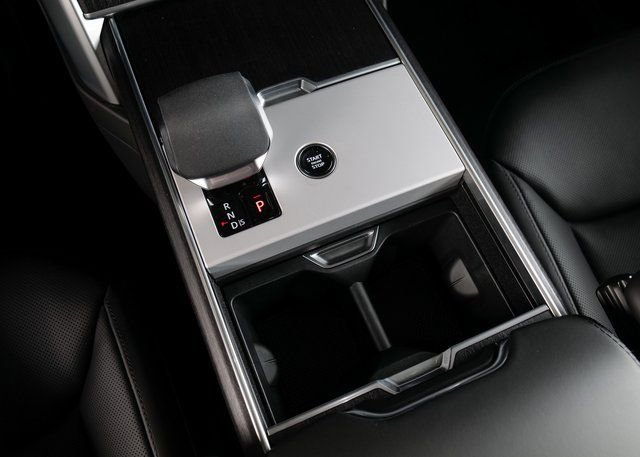 New 2025 Land Rover Range Rover SE image 15