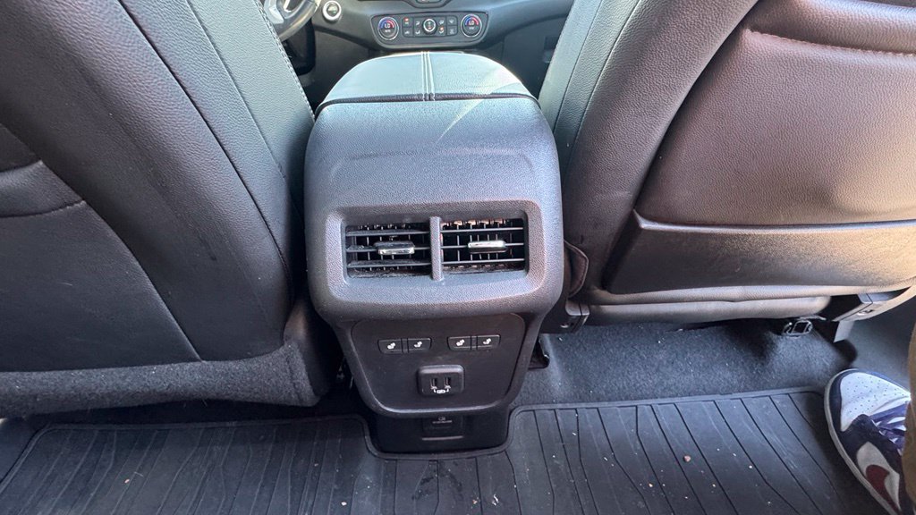 Used 2022 GMC Terrain Denali w/ Denali Premium Package AWD/4WD image 12