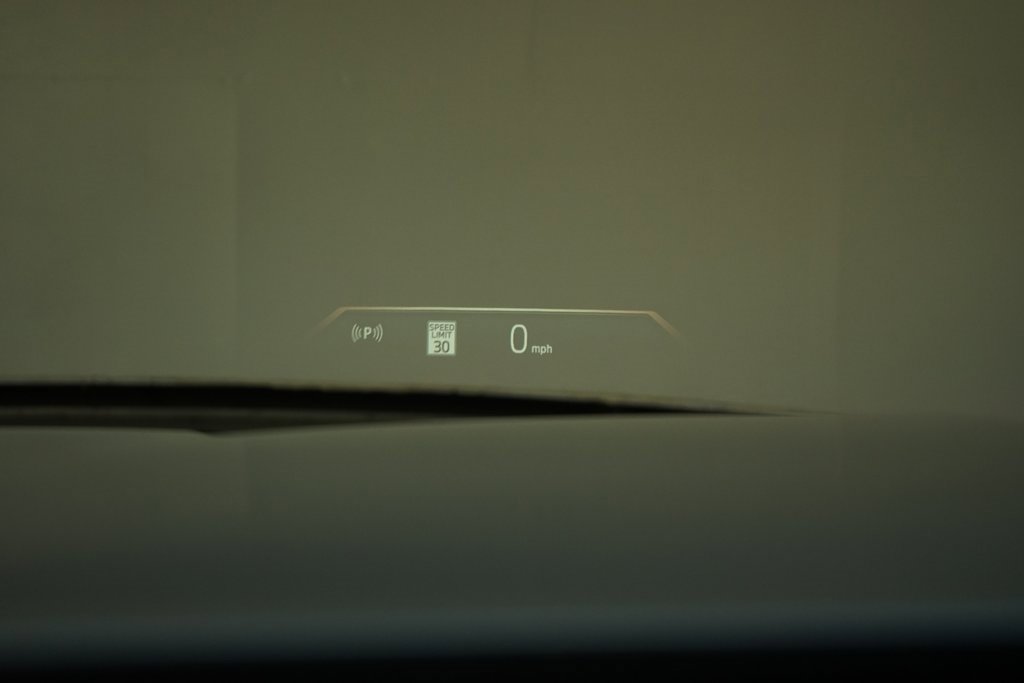 Used 2025 BMW 740i image 7