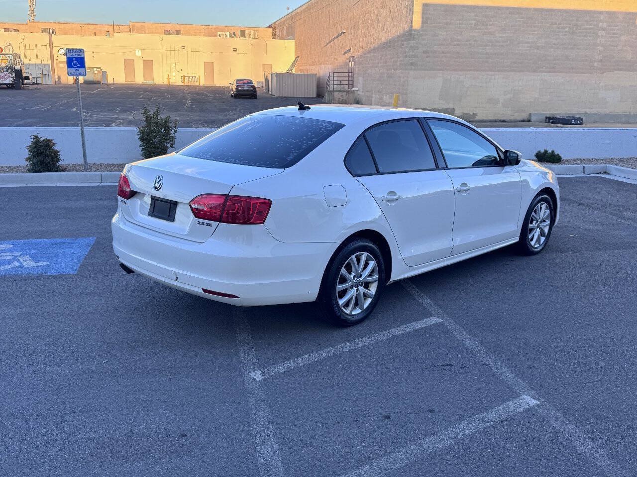 Used 2012 Volkswagen Jetta SE FWD image 5
