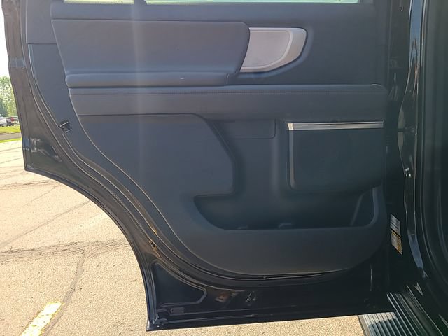 Used 2025 Ford Expedition Active AWD/4WD image 23