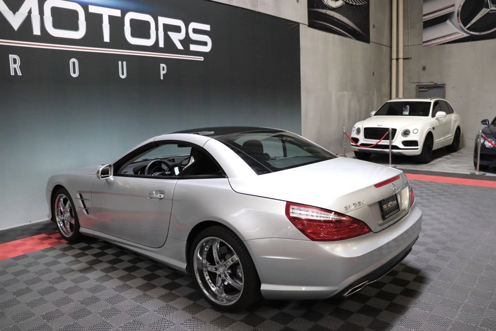 Used 2014 Mercedes-Benz SL 550 w/ Driver Assistance Package image 72